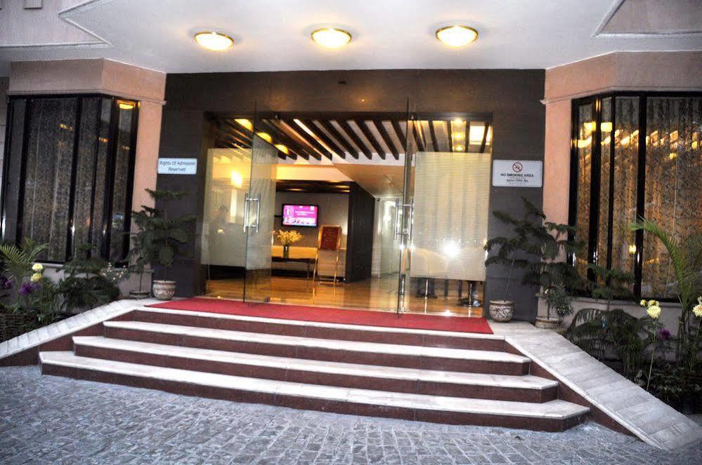 Treebo Check In By Oran Hotel Nova Deli Exterior foto