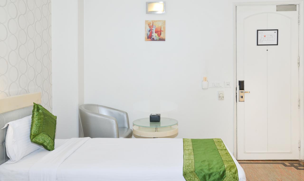 Treebo Check In By Oran Hotel Nova Deli Exterior foto